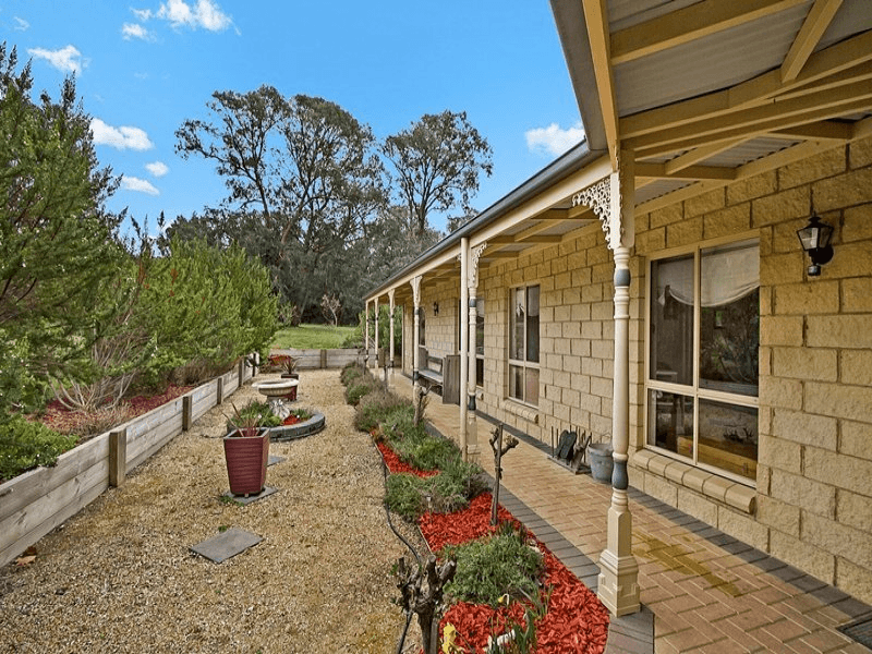 88 Woodvale Crescent, LANCEFIELD, VIC 3435