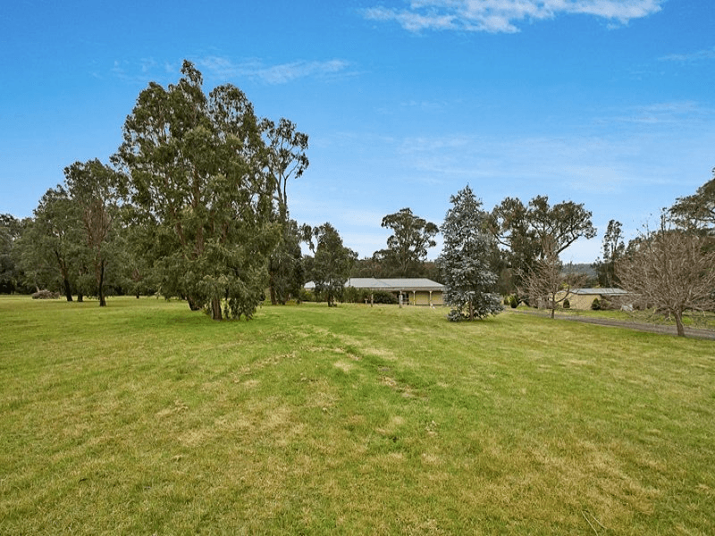 88 Woodvale Crescent, LANCEFIELD, VIC 3435