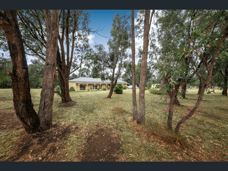 88 Woodvale Crescent, LANCEFIELD, VIC 3435