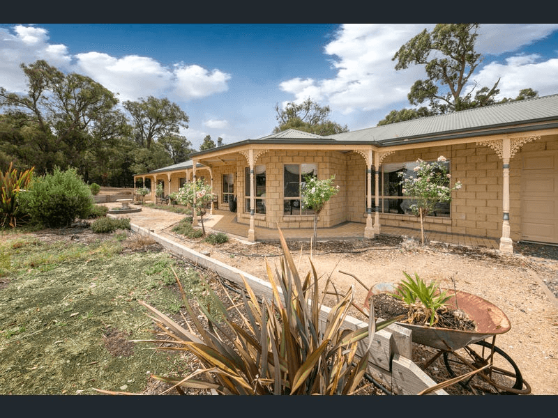 88 Woodvale Crescent, LANCEFIELD, VIC 3435