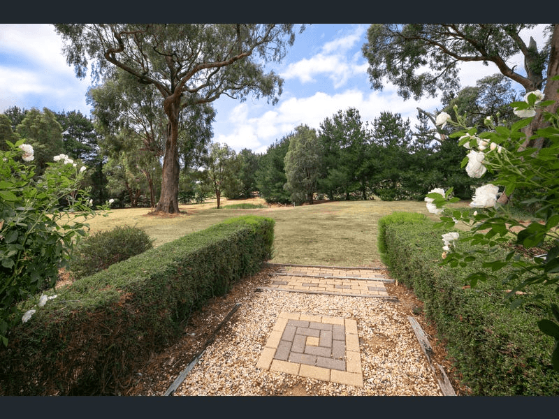 88 Woodvale Crescent, LANCEFIELD, VIC 3435