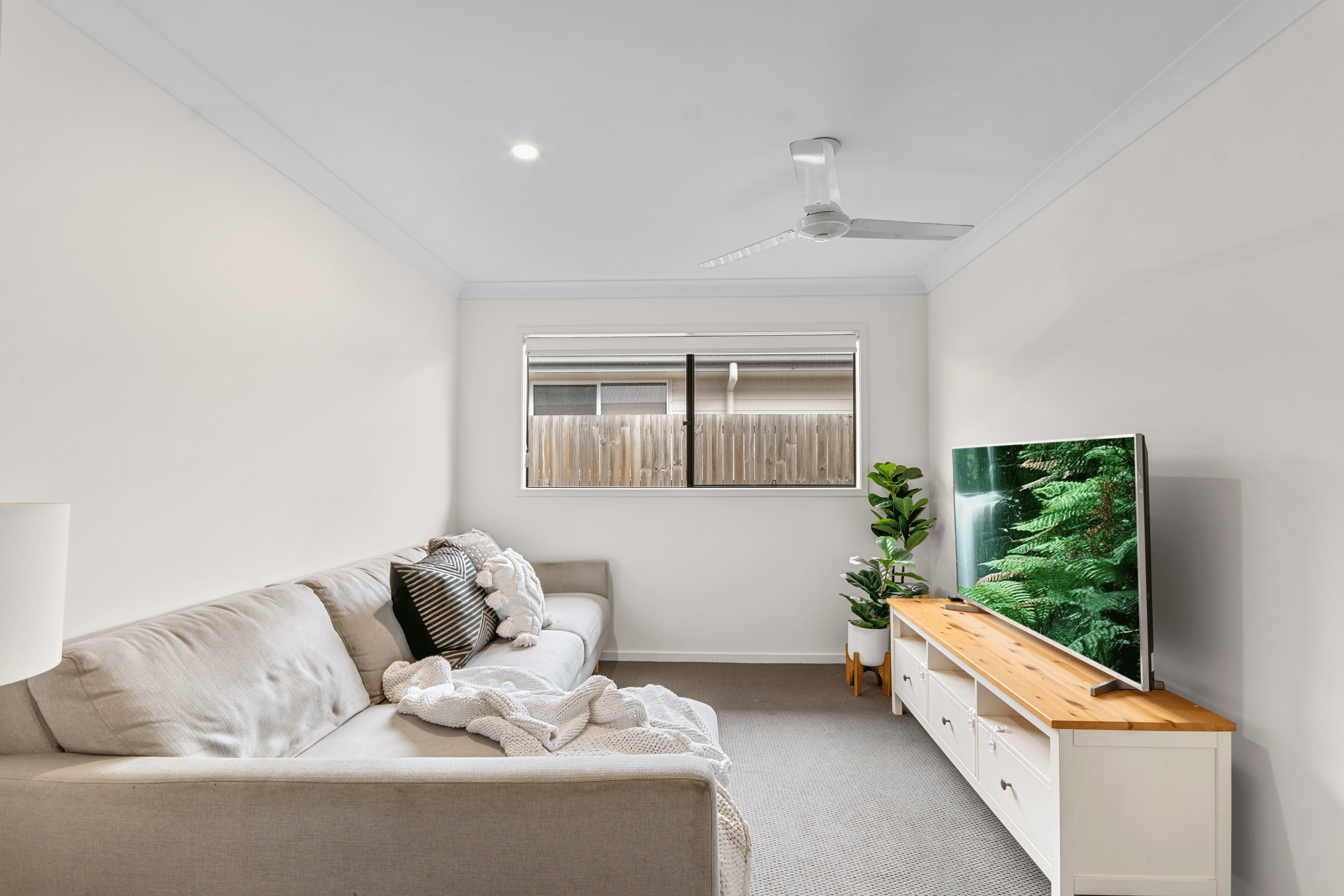 12 Dominique Way, FLINDERS VIEW, QLD 4305