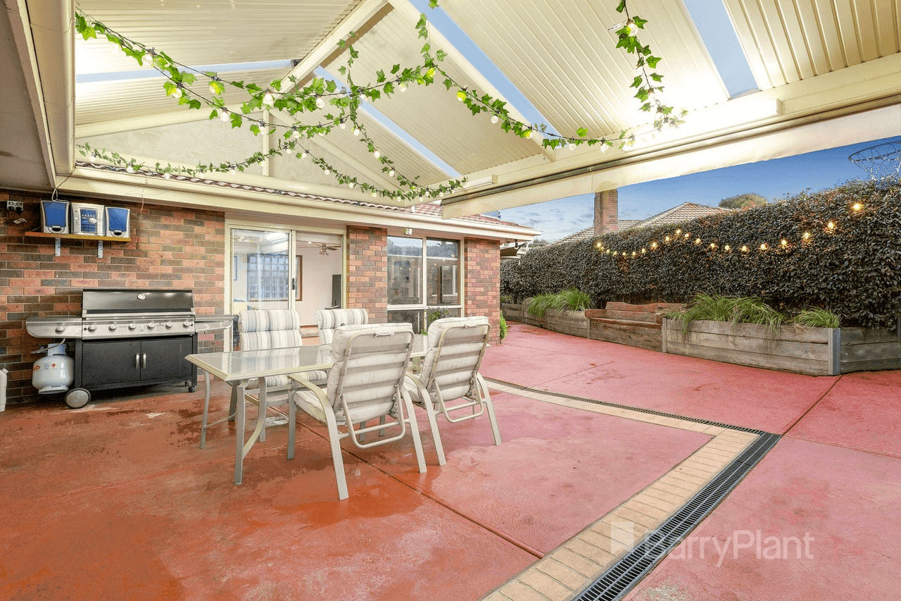 8 Larter Court, Bundoora, VIC 3083