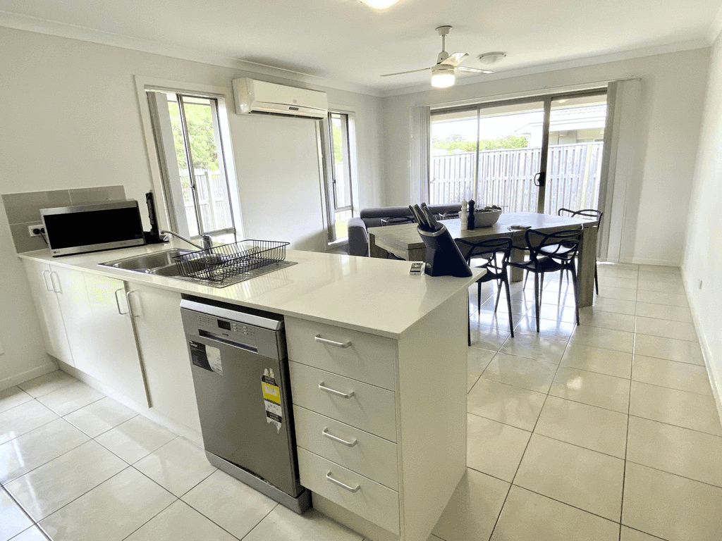 29 Moondarra Street, PIMPAMA, QLD 4209