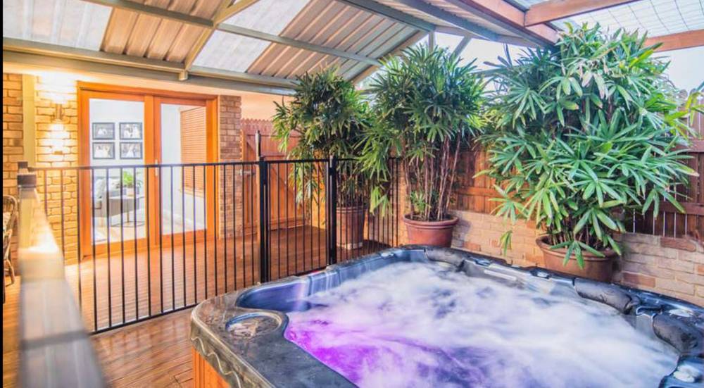 8 Cammaray Court, THORNLIE, WA 6108