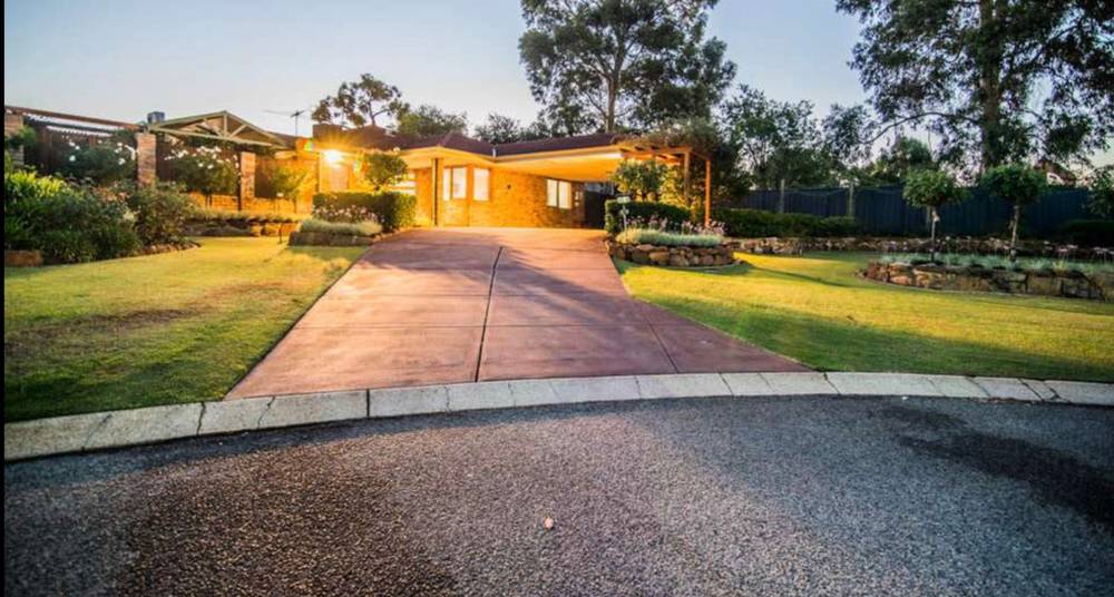 8 Cammaray Court, THORNLIE, WA 6108