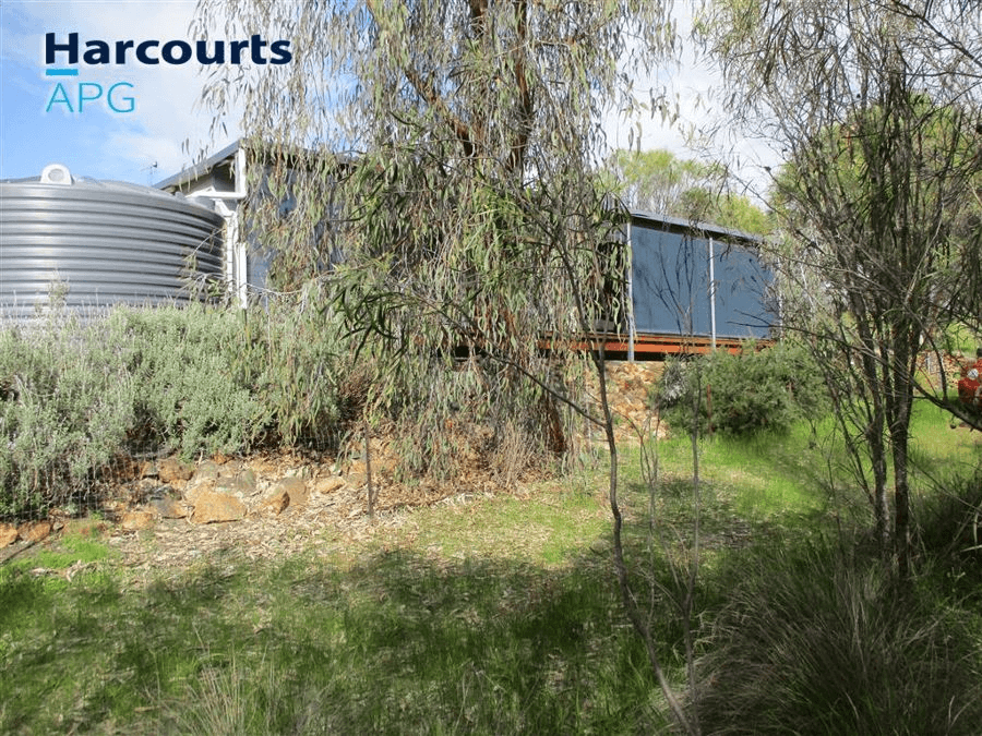 21 Nangip Crescent, DARKAN, WA 6392