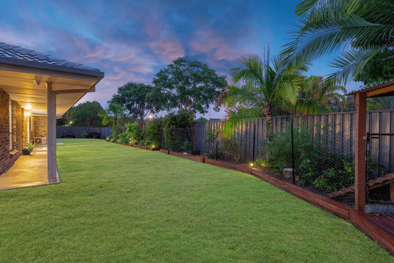 1 Lightbody Court, ORMEAU, QLD 4208