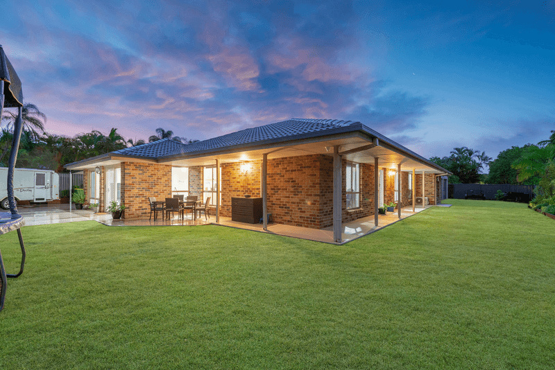 1 Lightbody Court, ORMEAU, QLD 4208