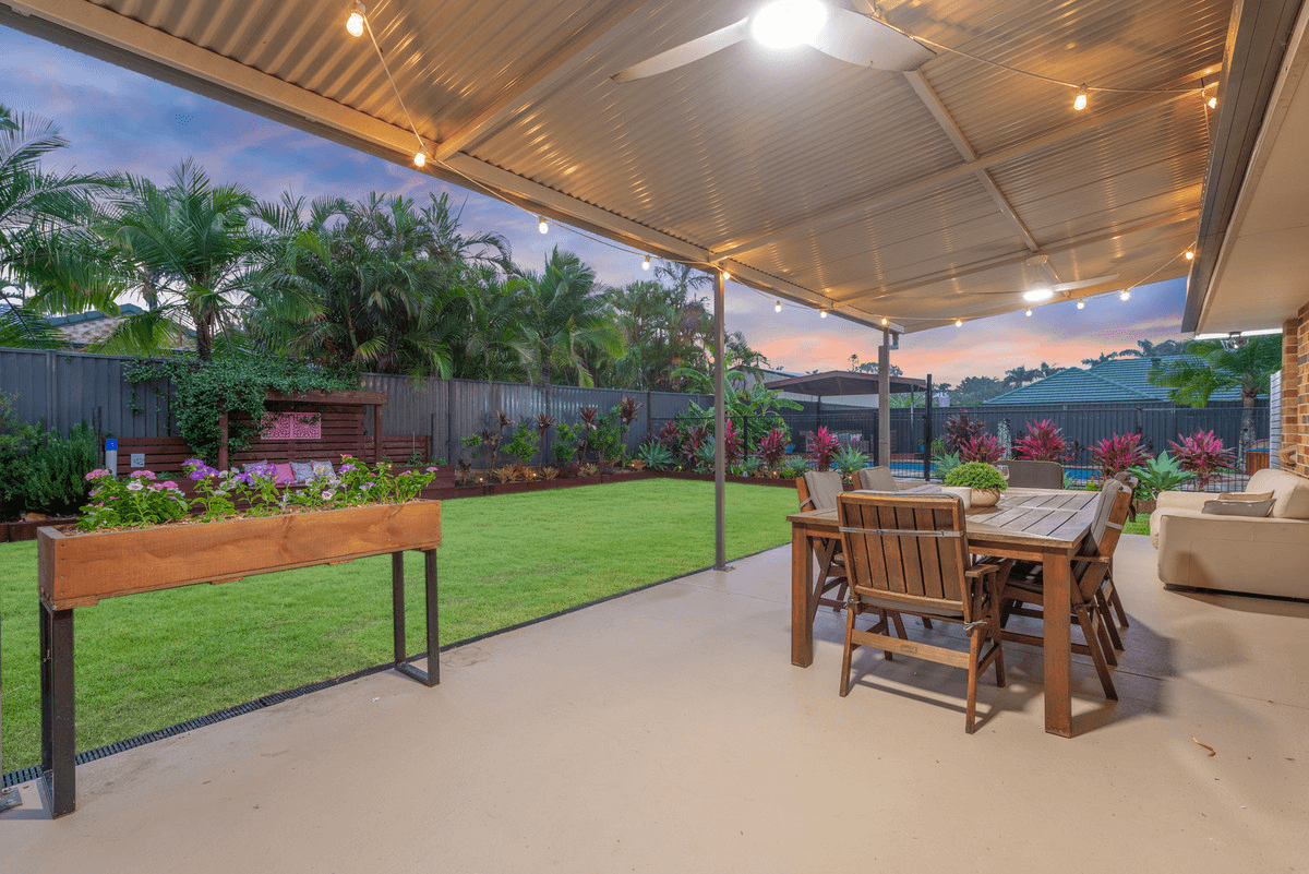 1 Lightbody Court, ORMEAU, QLD 4208