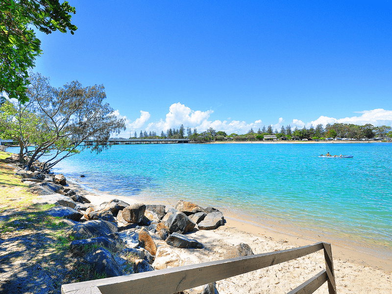 25 Awoonga Avenue, Burleigh Heads, QLD 4220