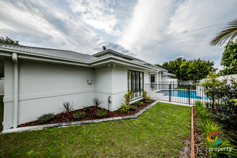 8 Teneriffe Court, Kawana Island, QLD 4575