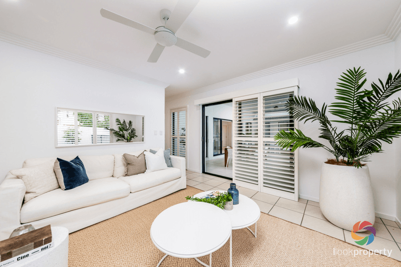 8 Teneriffe Court, Kawana Island, QLD 4575