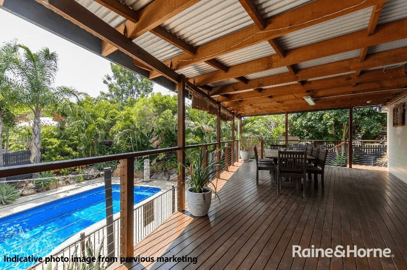 17 Wattora Close, BOYNE ISLAND, QLD 4680