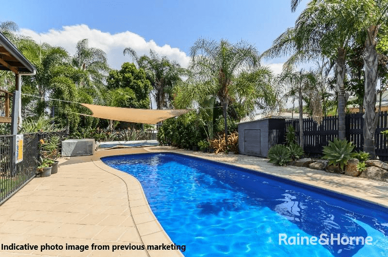 17 Wattora Close, BOYNE ISLAND, QLD 4680