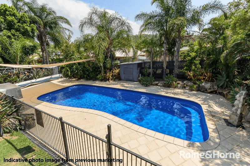 17 Wattora Close, BOYNE ISLAND, QLD 4680