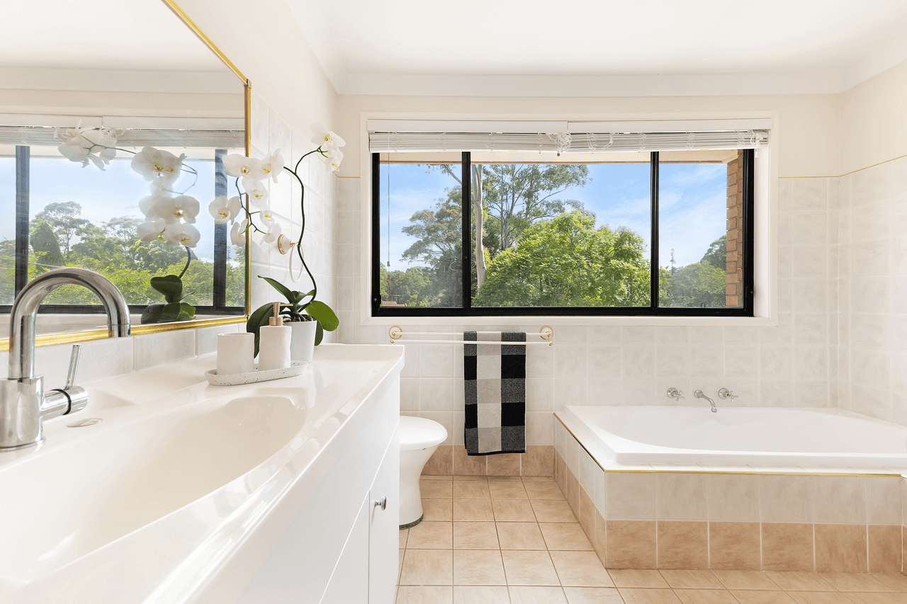 42 Hinemoa Avenue, NORMANHURST, NSW 2076