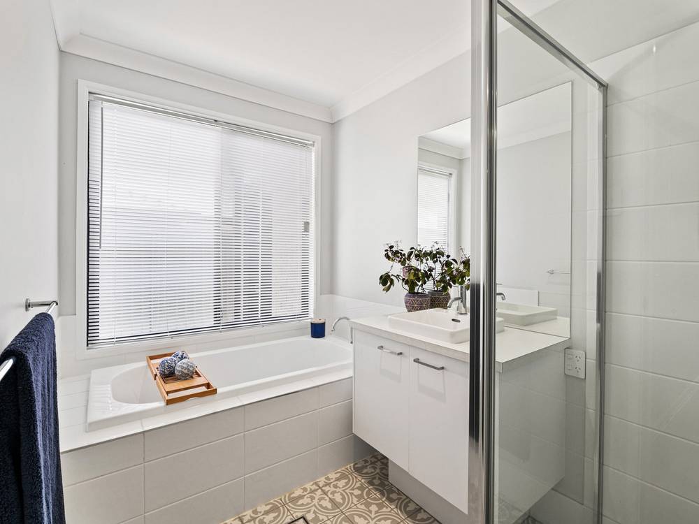 20 Sutherland Street, Gleneagle, QLD 4285