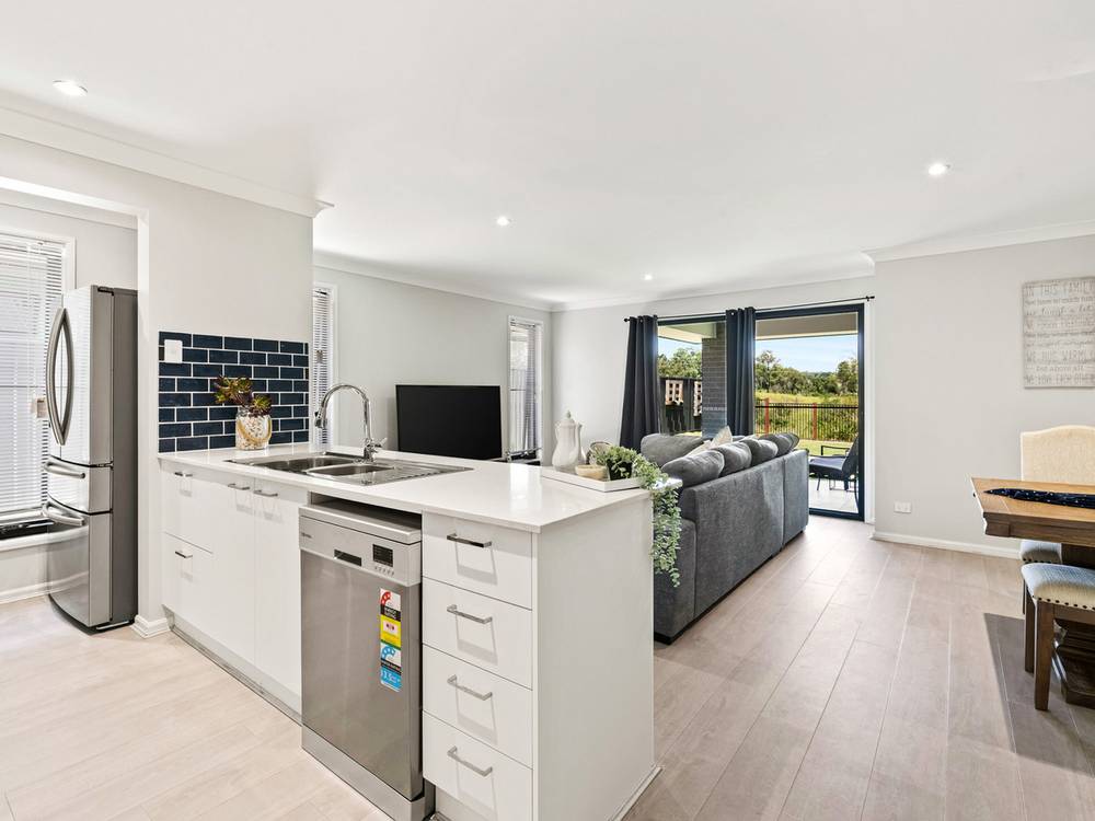 20 Sutherland Street, Gleneagle, QLD 4285