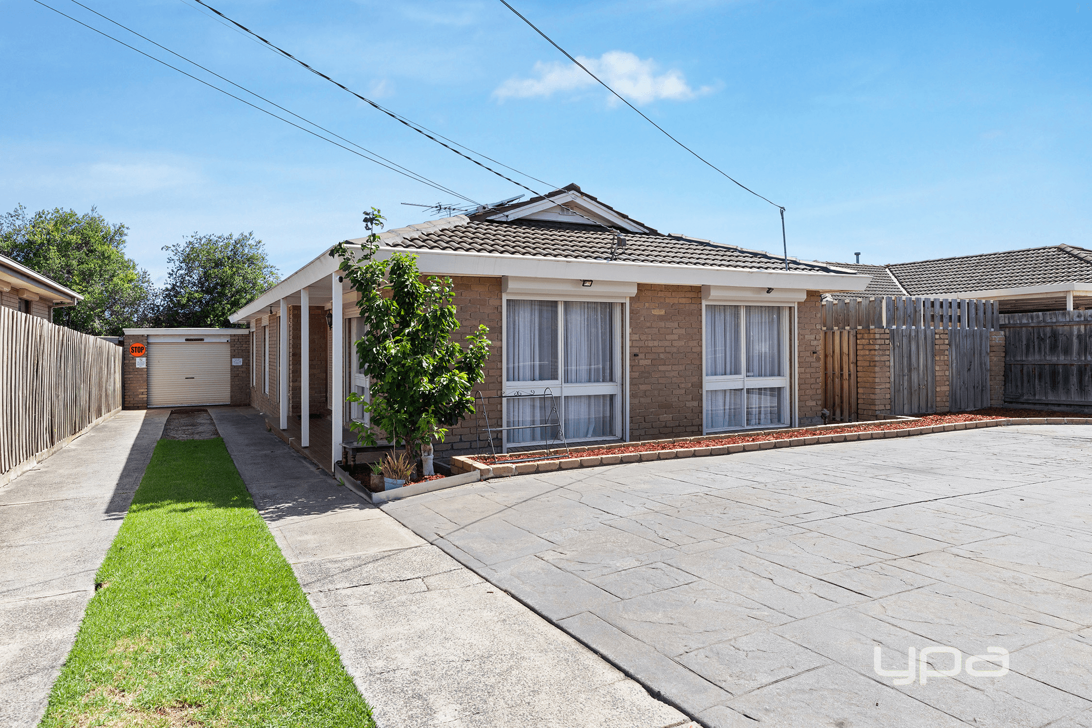 17 Highcombe Crescent, ST ALBANS, VIC 3021