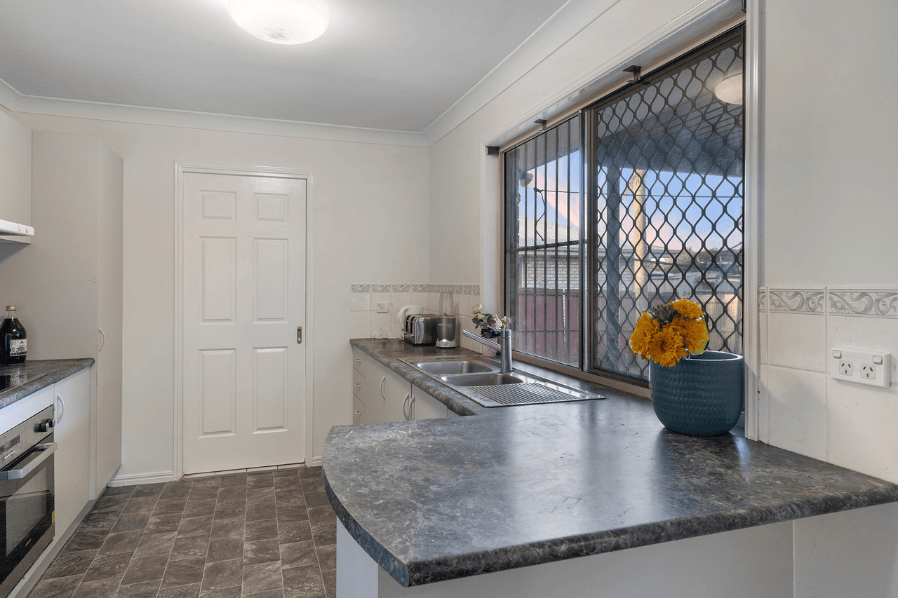 23 Geaney Boulevard, CRESTMEAD, QLD 4132