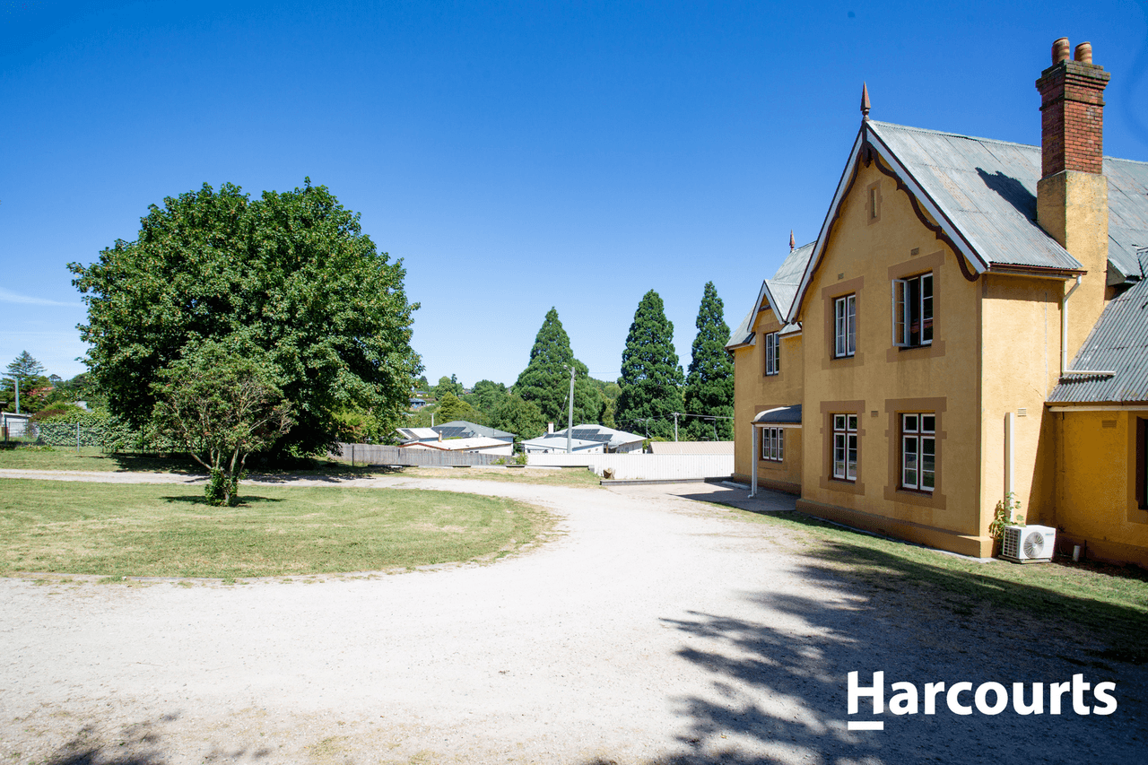 8 West Church Street, DELORAINE, TAS 7304