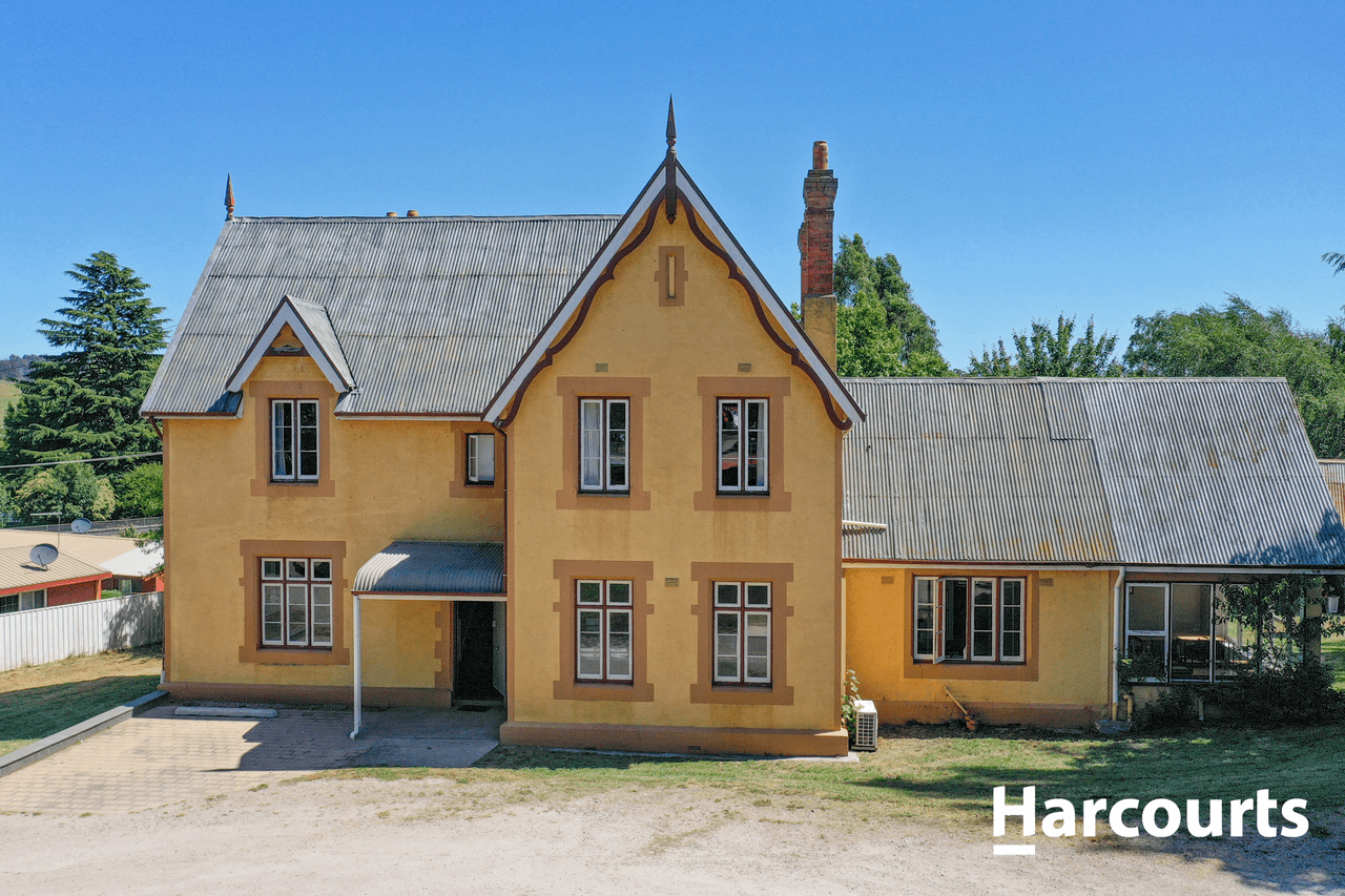 8 West Church Street, DELORAINE, TAS 7304