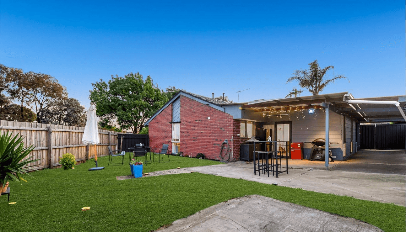 2 Lewisham Close, HAMPTON PARK, VIC 3976