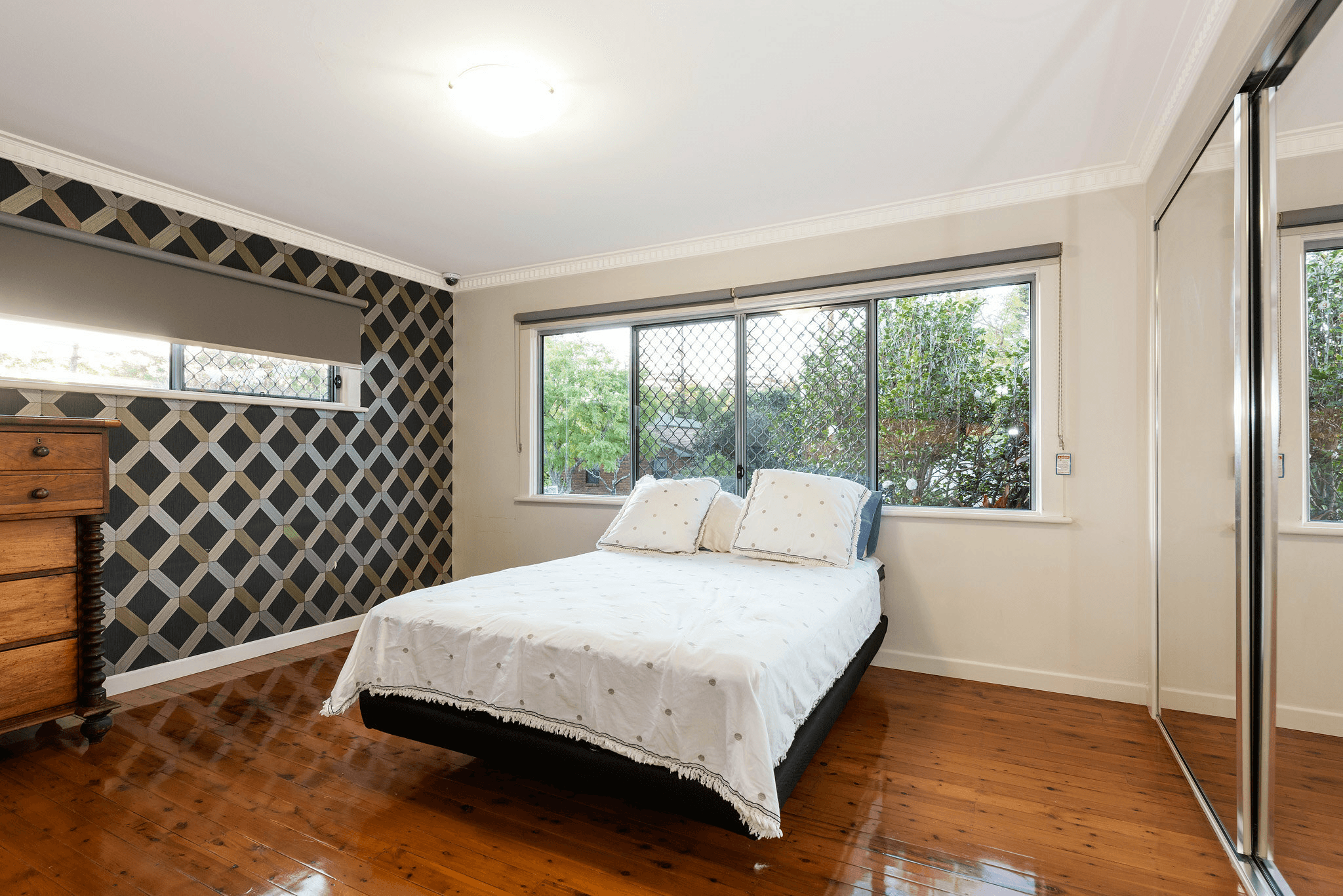 Unit 1/81 Mackenzie St, Mount Lofty, QLD 4350