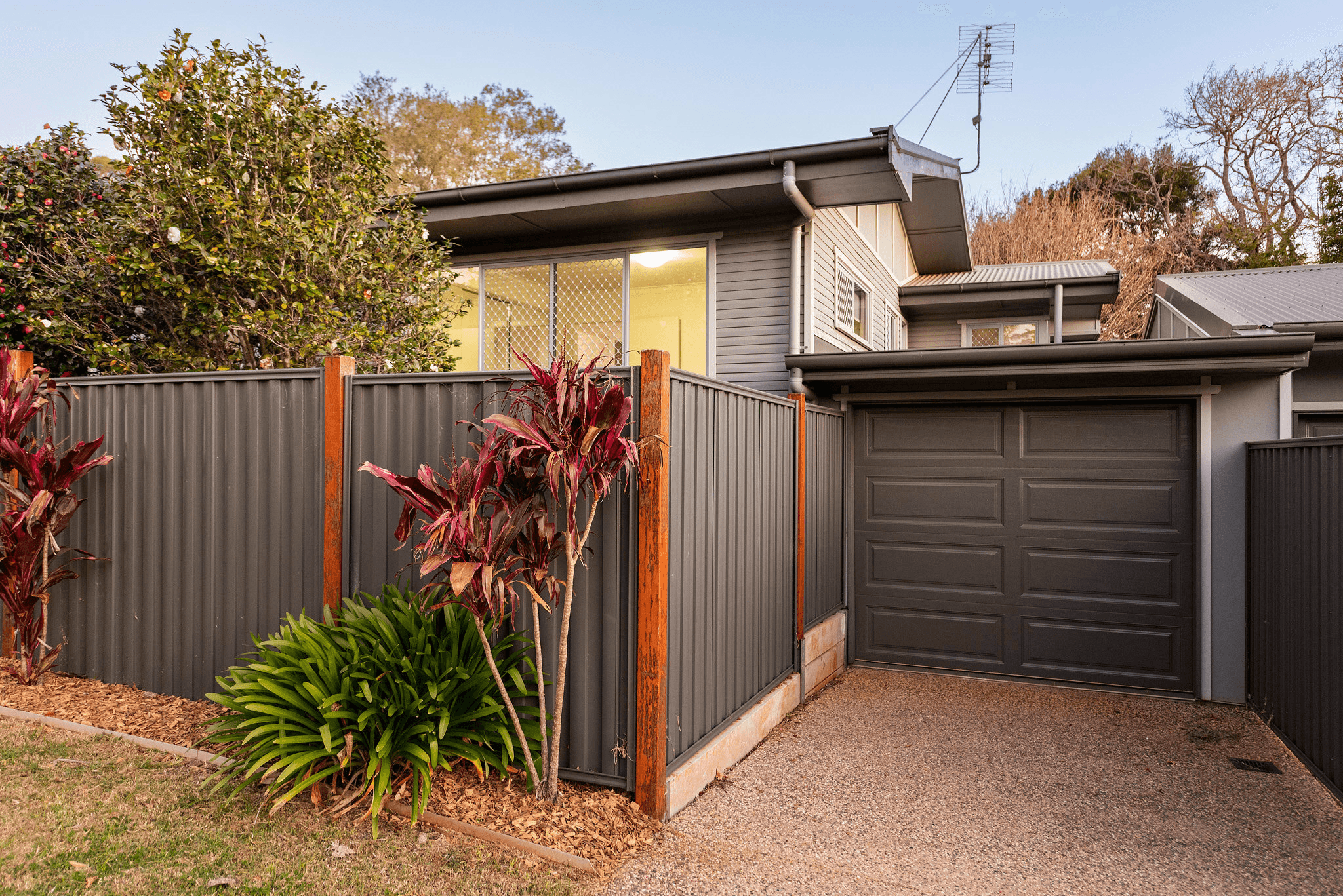 Unit 1/81 Mackenzie St, Mount Lofty, QLD 4350