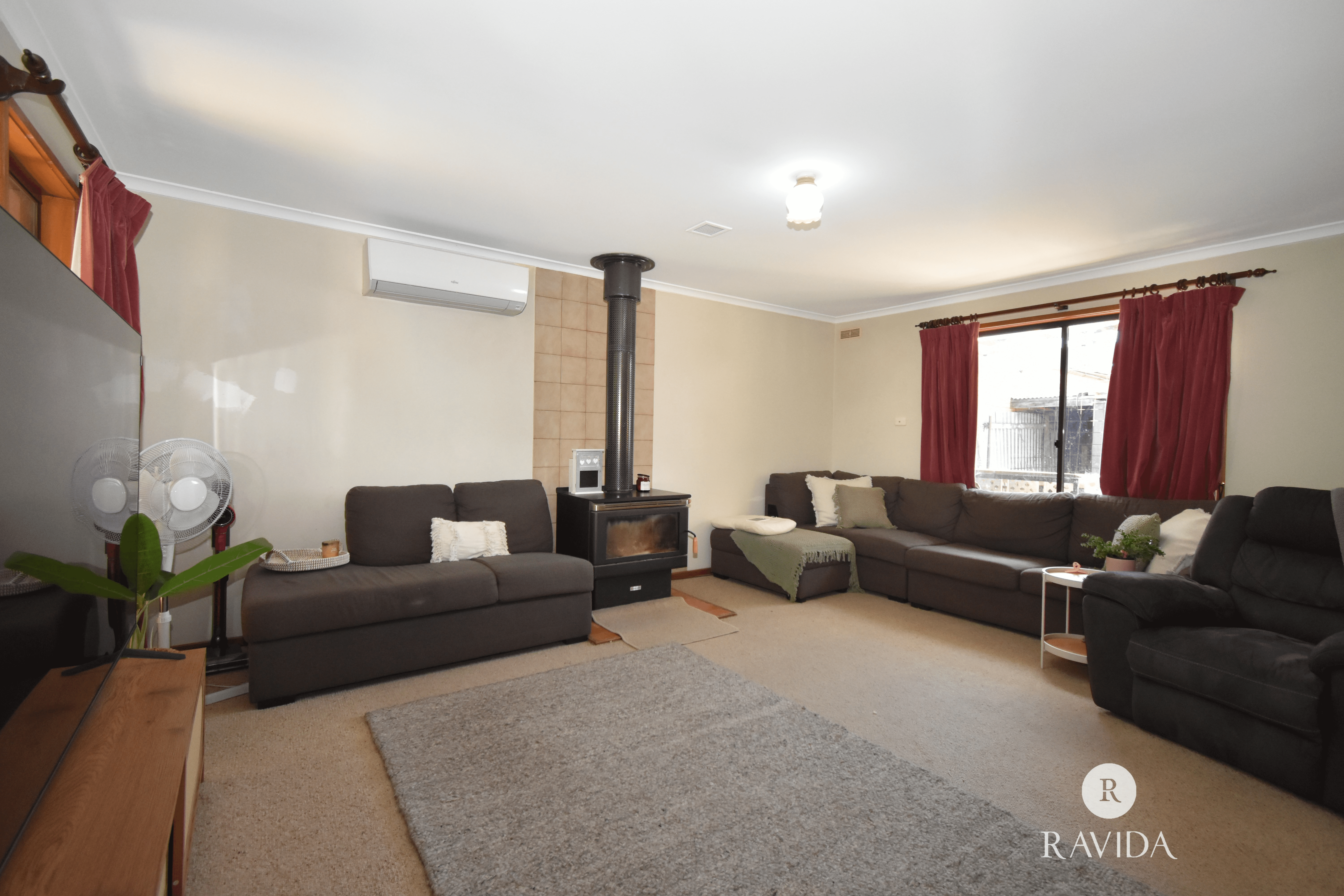 12 VICTORIA ROAD, BEECHWORTH, VIC 3747