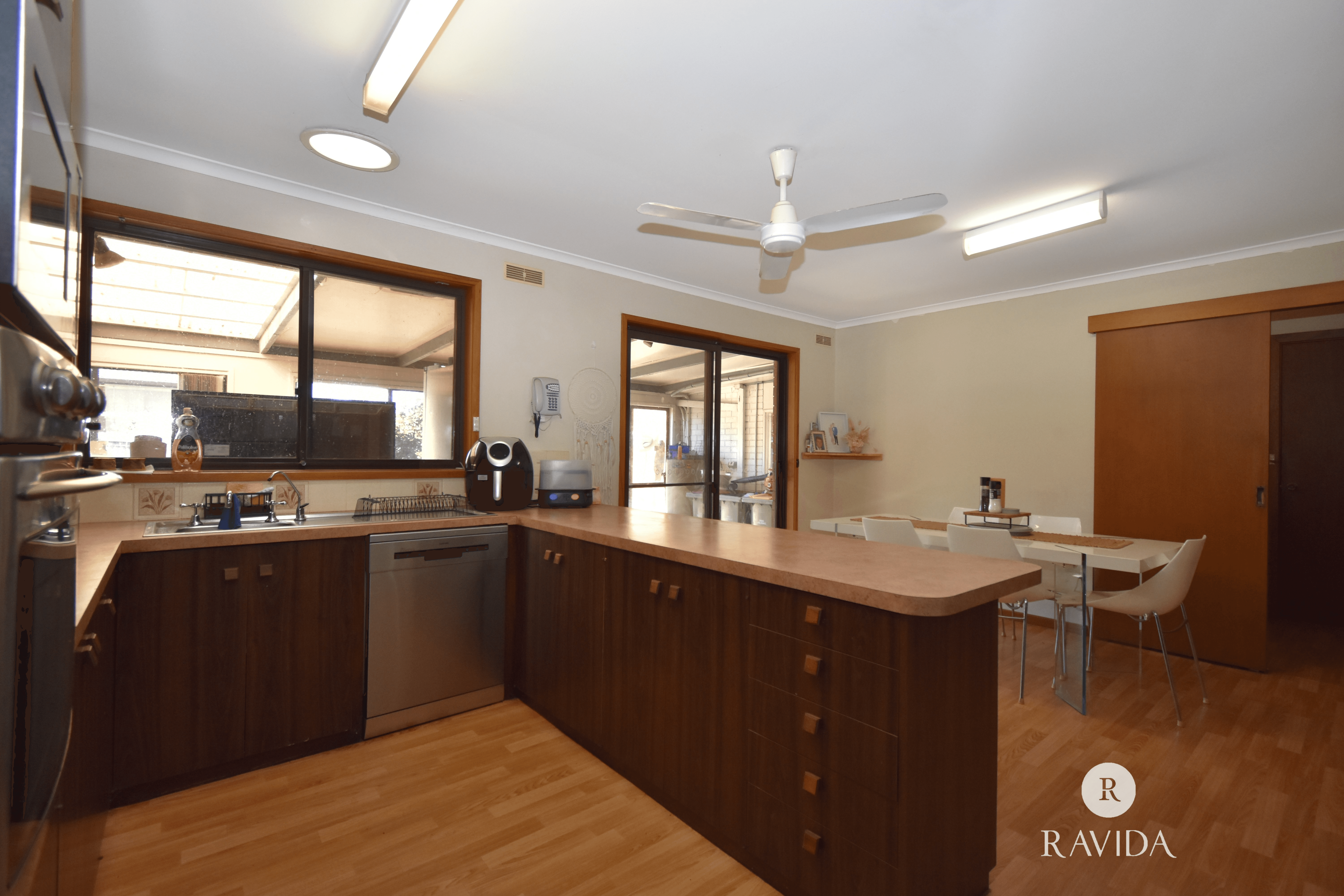 12 VICTORIA ROAD, BEECHWORTH, VIC 3747
