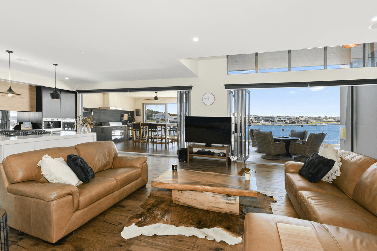 2/14 Portside Crescent, Port Macquarie, NSW 2444