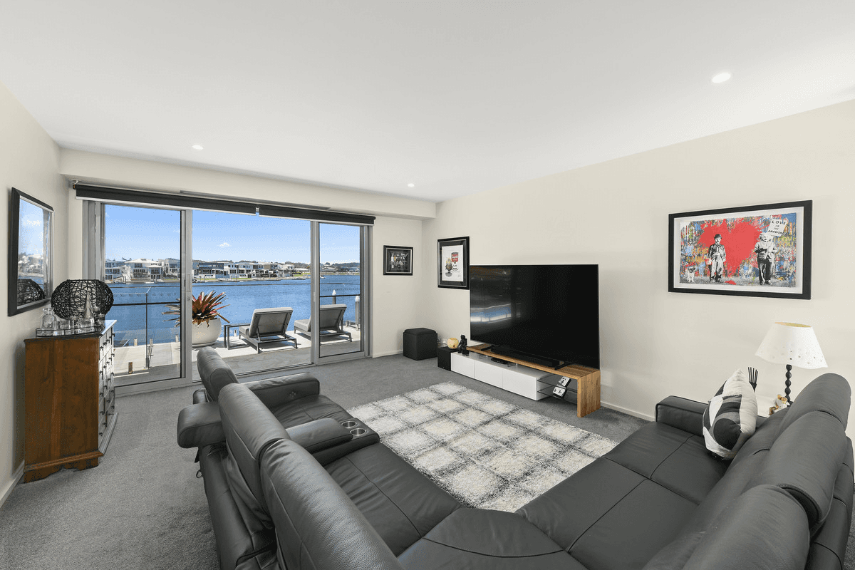 2/14 Portside Crescent, Port Macquarie, NSW 2444