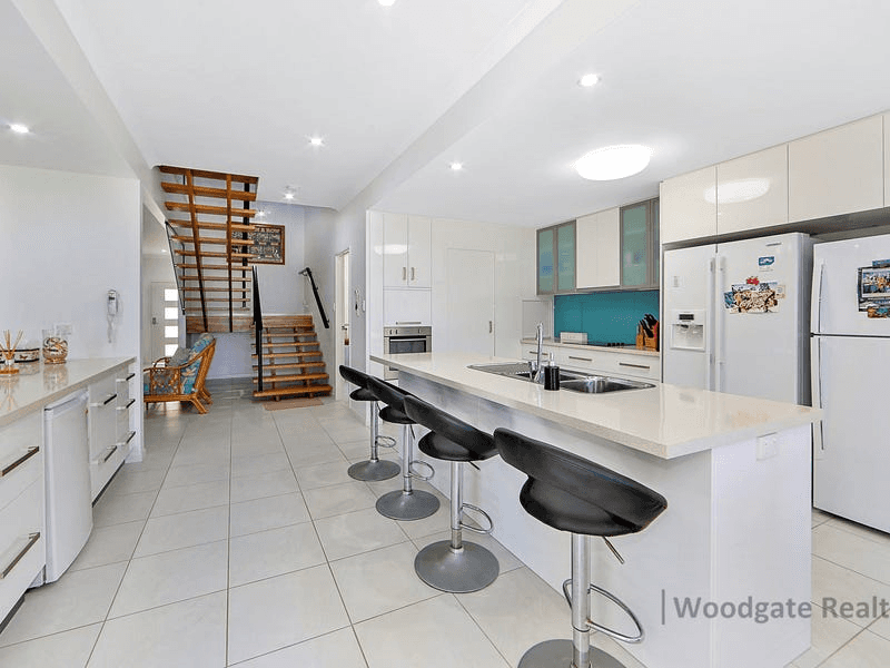 56 Esplanade, WOODGATE, QLD 4660