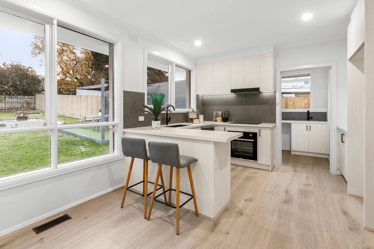 21 Parer Street, BURWOOD, VIC 3125