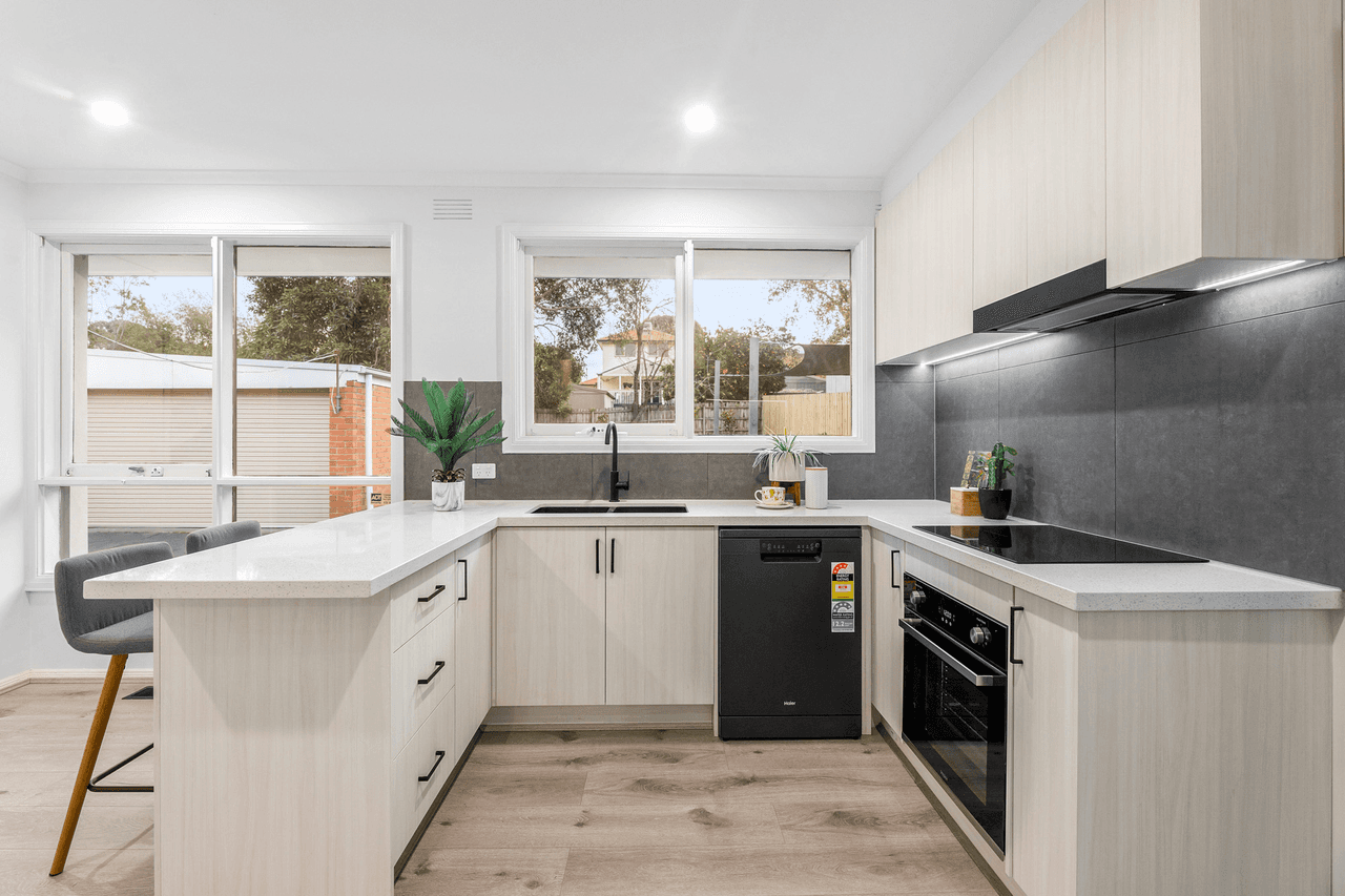 21 Parer Street, BURWOOD, VIC 3125