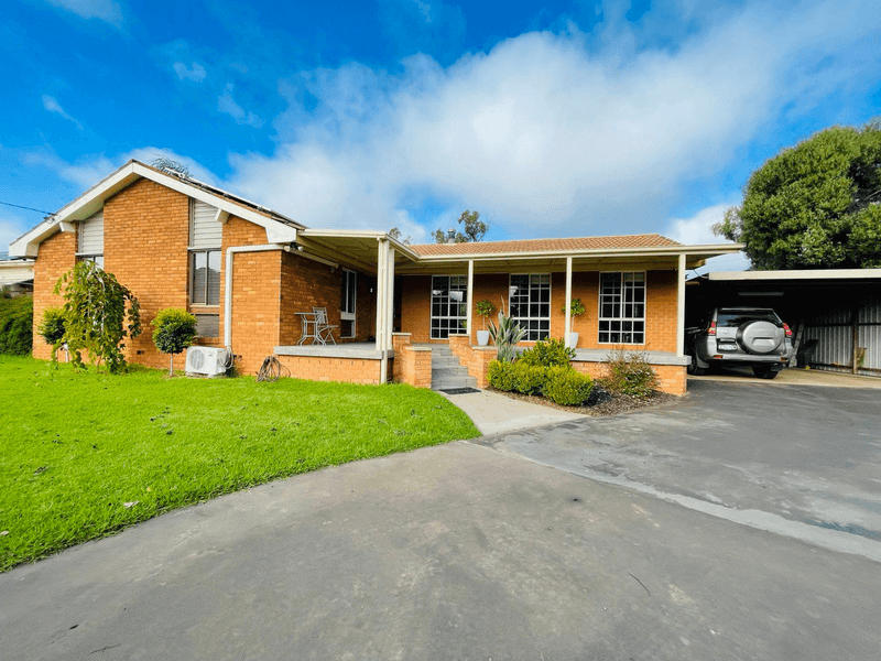 18 Mahonga Street, CONDOBOLIN, NSW 2877