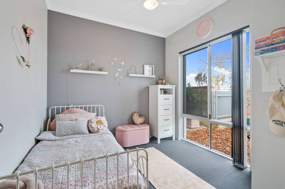 25 Perkins Drive, CLARKSON, WA 6030