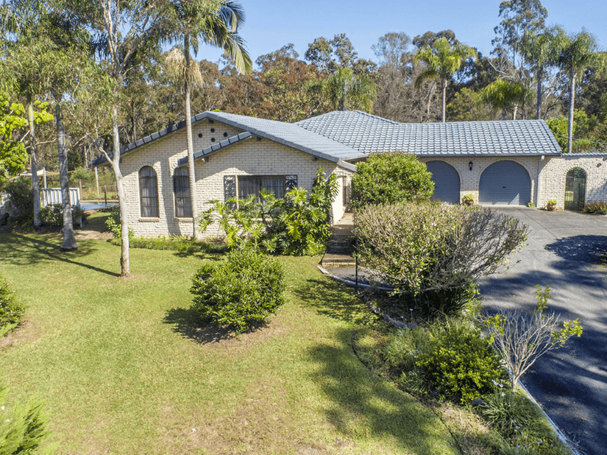 8 Kiwarrak Drive, RAINBOW FLAT, NSW 2430