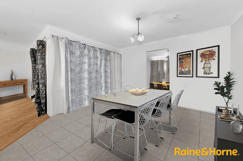 4 Edith Rise, HAMPTON PARK, VIC 3976