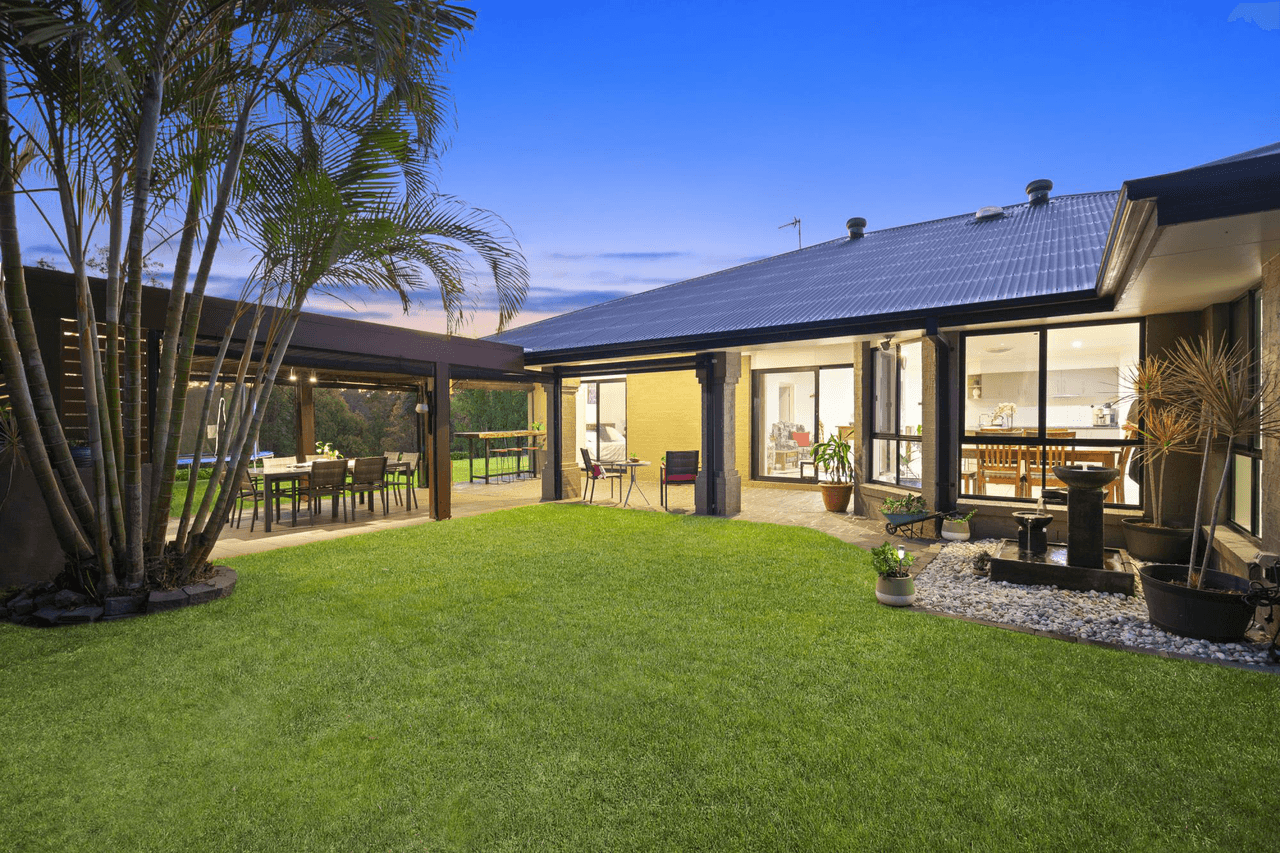 18 Huxley Court, PACIFIC PINES, QLD 4211