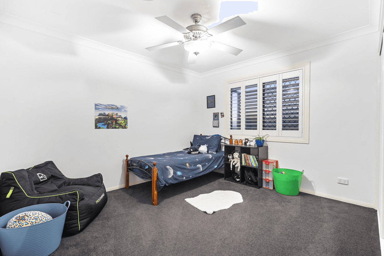 18 Huxley Court, PACIFIC PINES, QLD 4211