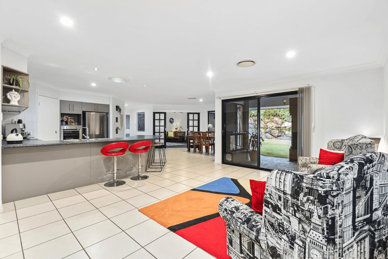 18 Huxley Court, PACIFIC PINES, QLD 4211