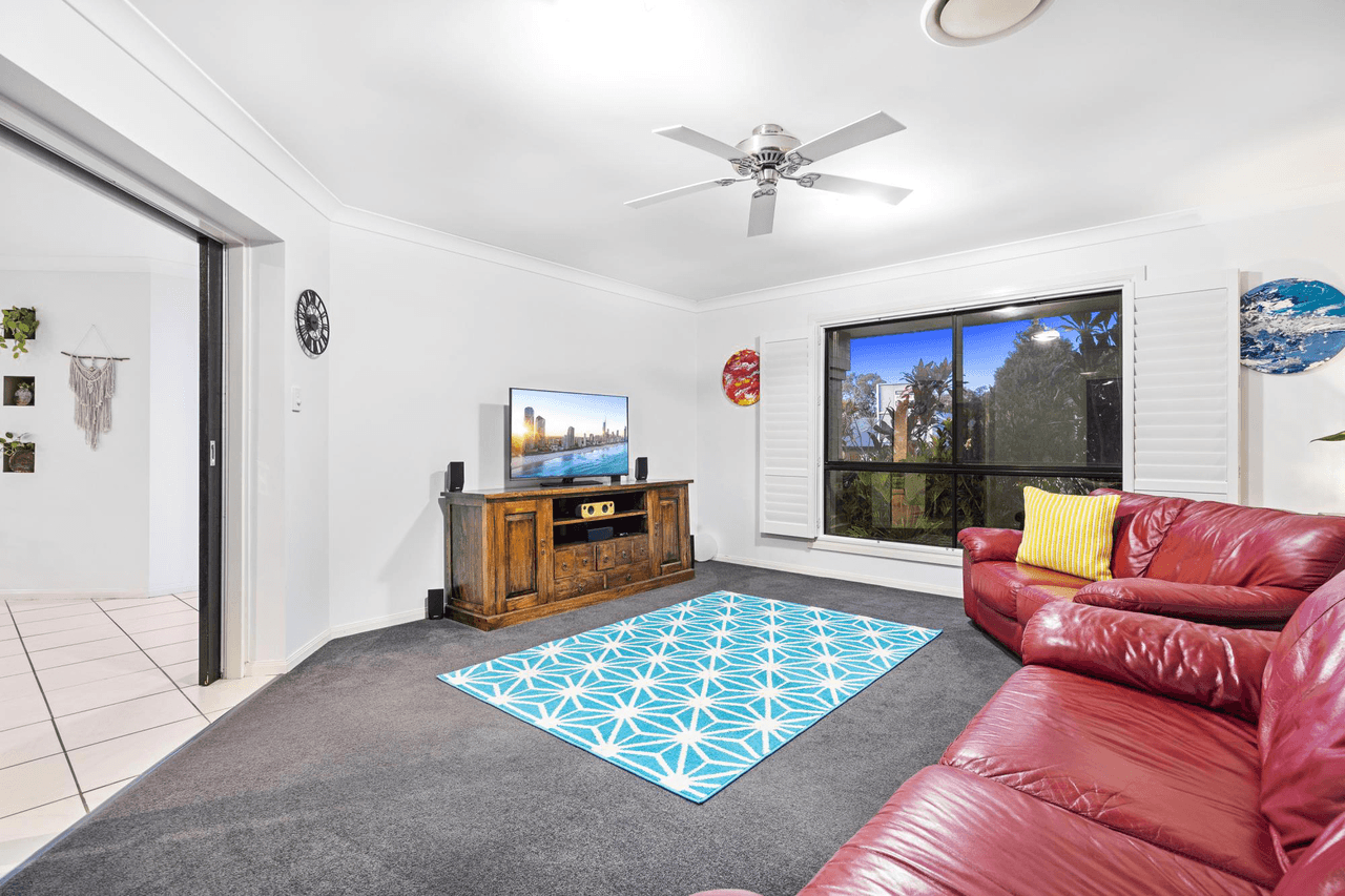 18 Huxley Court, PACIFIC PINES, QLD 4211