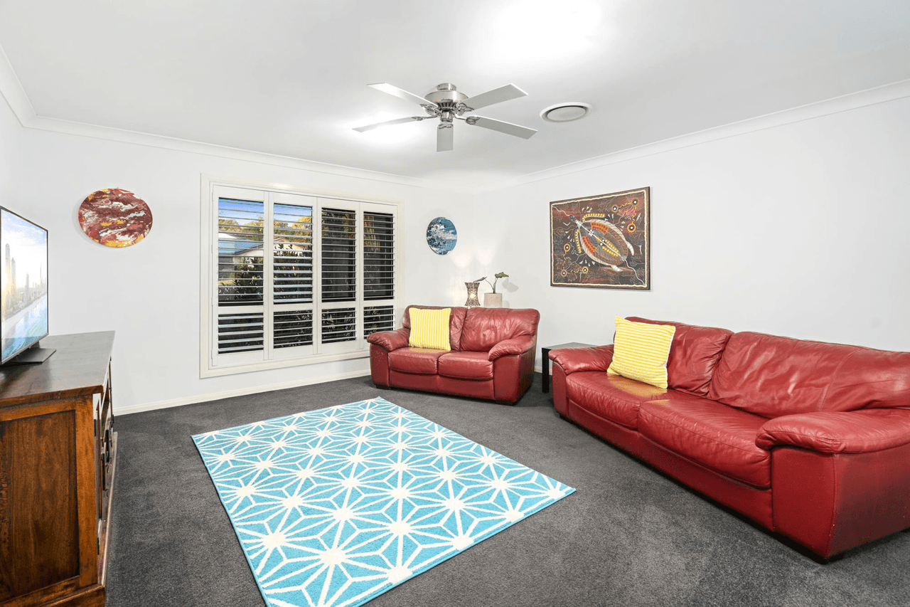 18 Huxley Court, PACIFIC PINES, QLD 4211