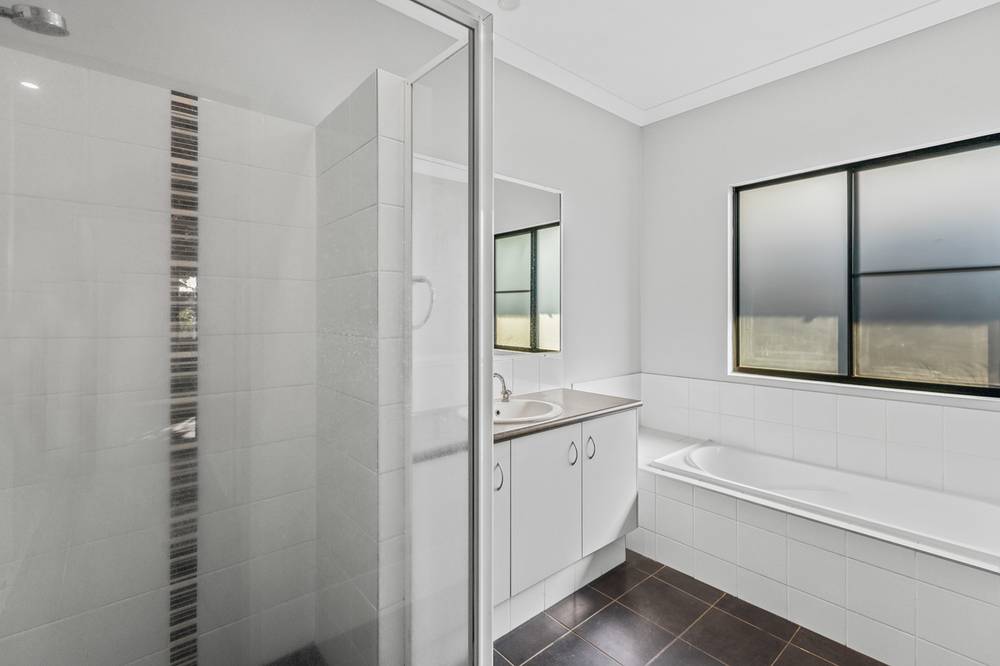 8 Anea Brace, BILINGURR, WA 6725