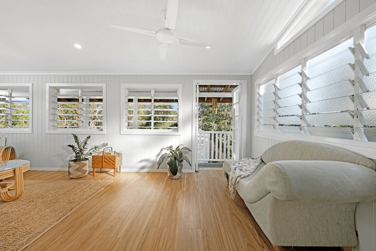 857 Esplanade, Lota, QLD 4179