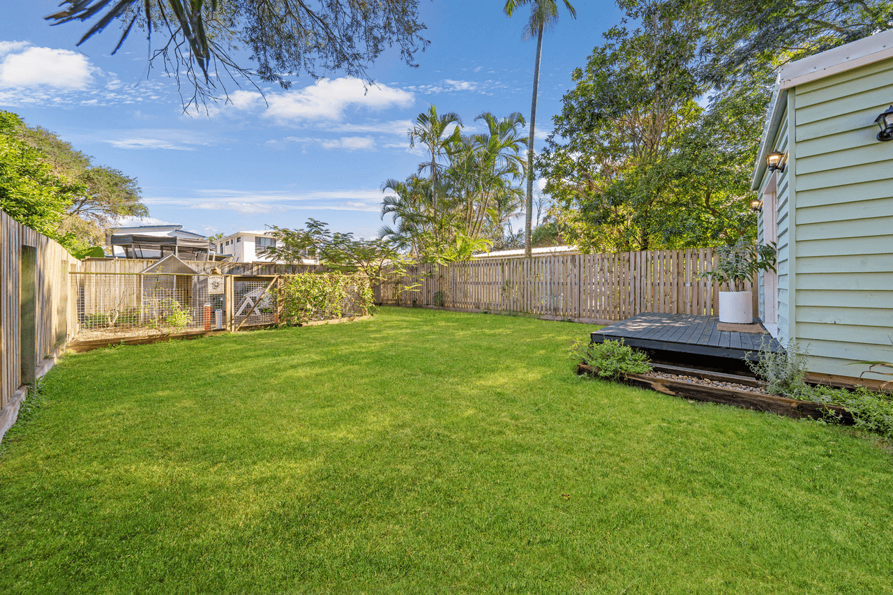857 Esplanade, Lota, QLD 4179