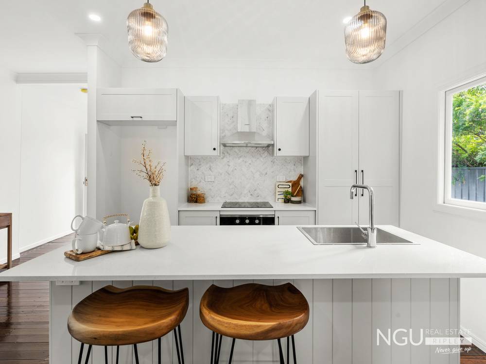 19 Bridge Street, North Booval, QLD 4304